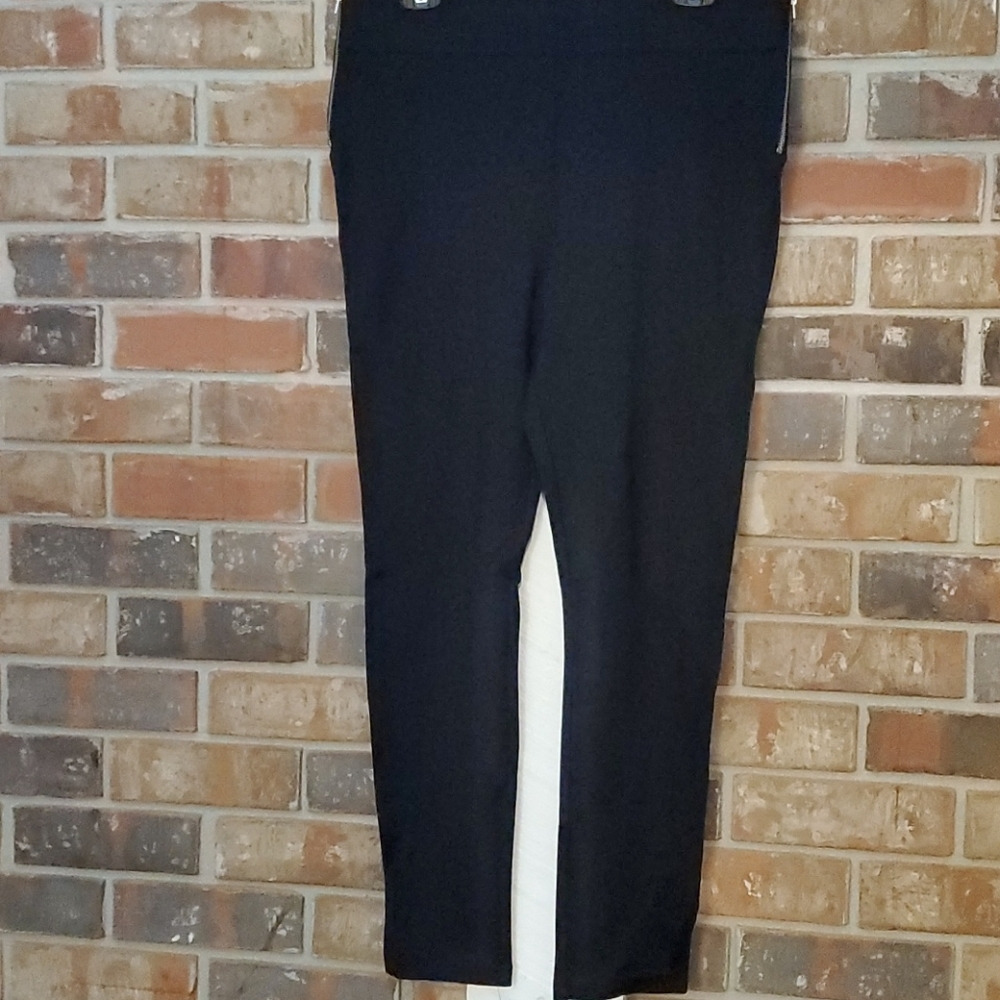 New With Tags Romeo & Juliet Couture Leggings